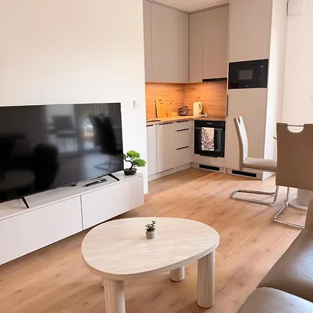 Elegance Nude Apartman